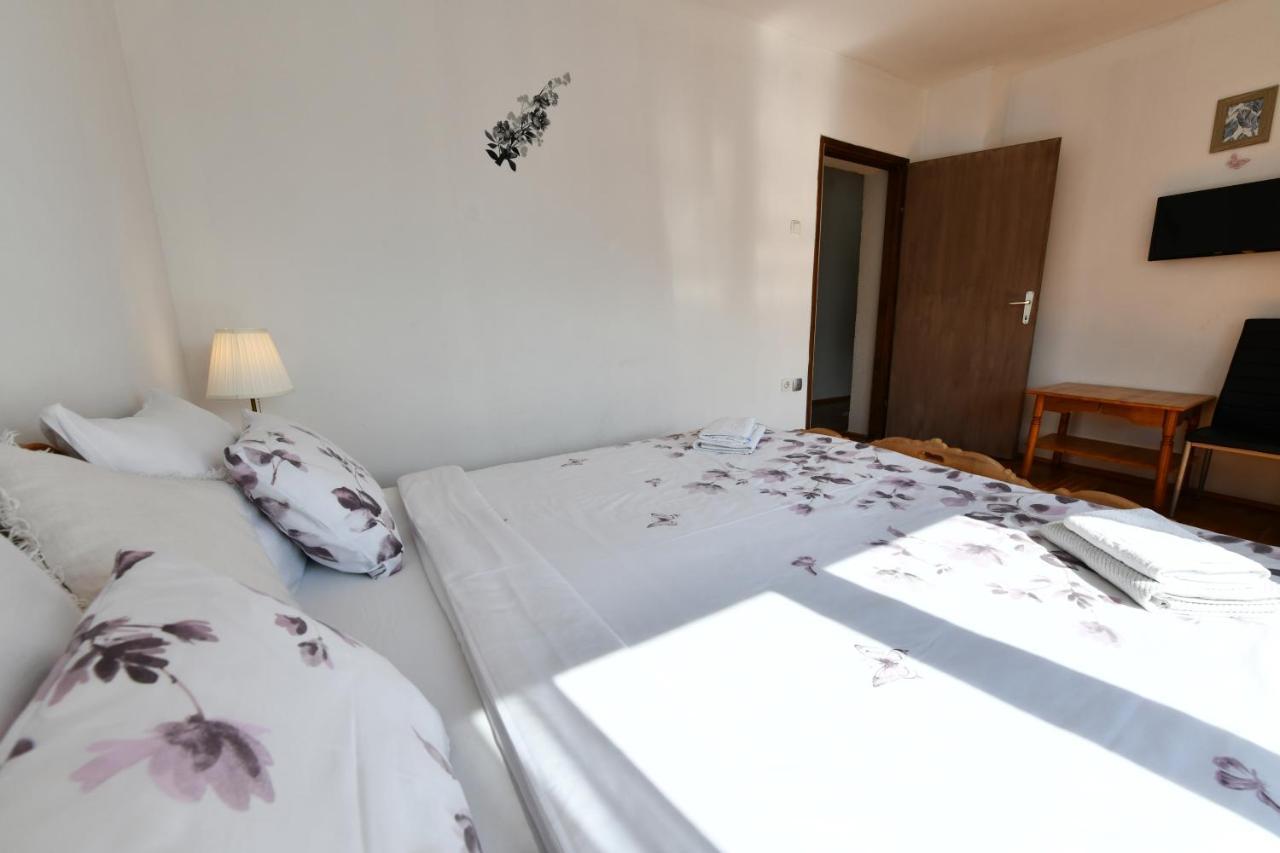 Apartment Marija Zupan Rakovica Eksteriør bilde